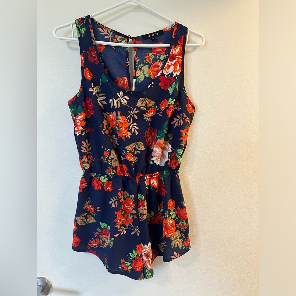 U2B romper size small. Perfect wrinkle free travel outfit!
